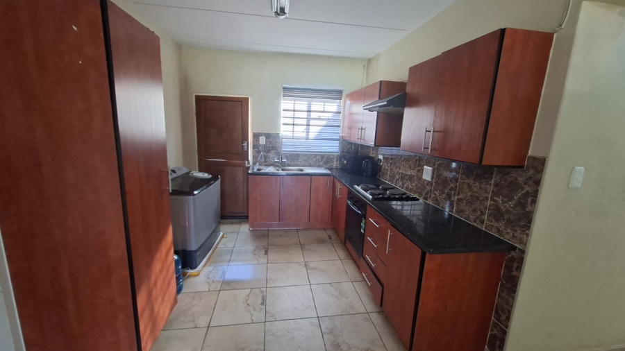 To Let 3 Bedroom Property for Rent in Waterval East North West